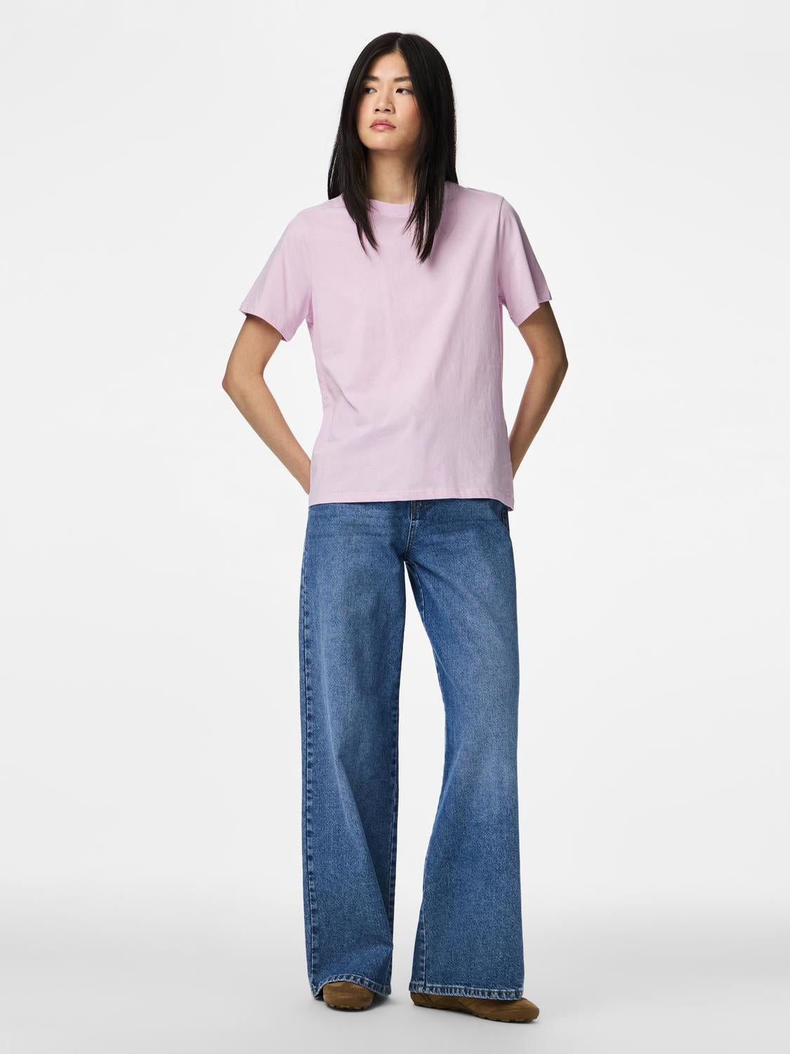 model_shot-front_full